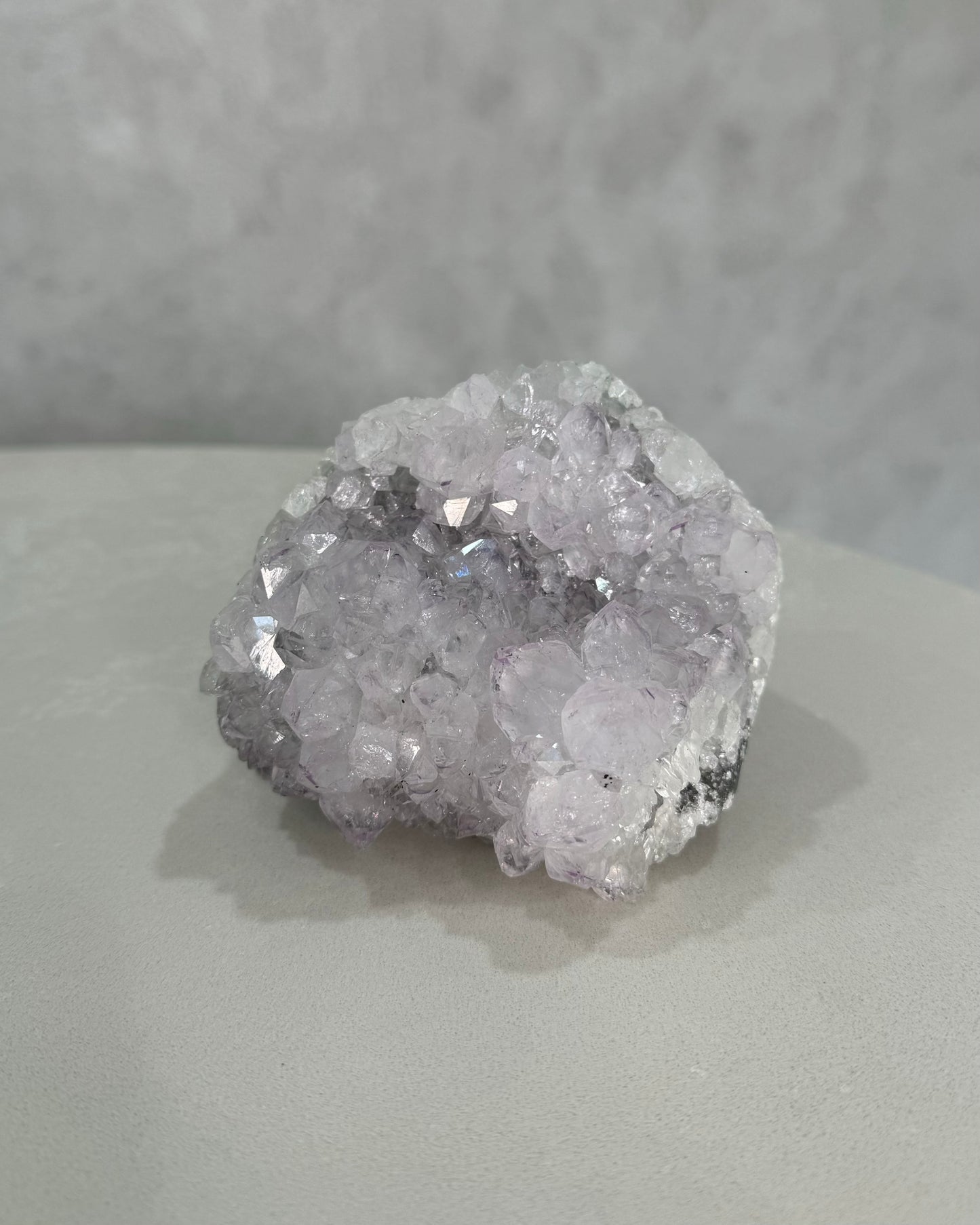AMETHYST CLUSTER BASE CUT 01