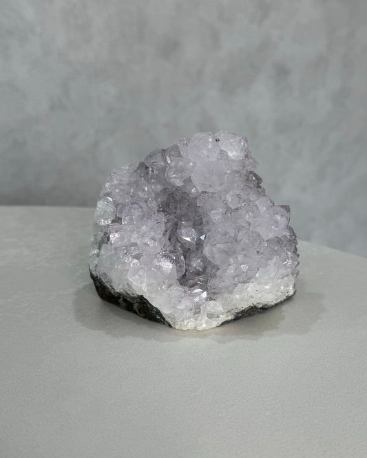 AMETHYST CLUSTER BASE CUT 01