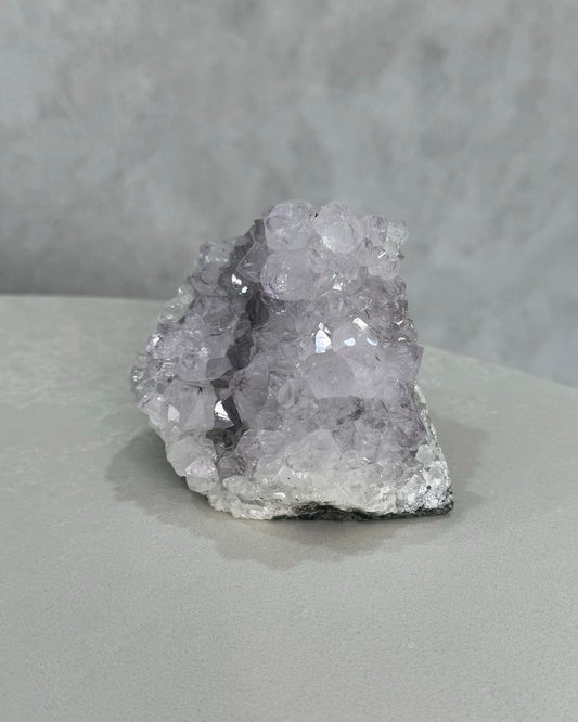 AMETHYST CLUSTER BASE CUT 01