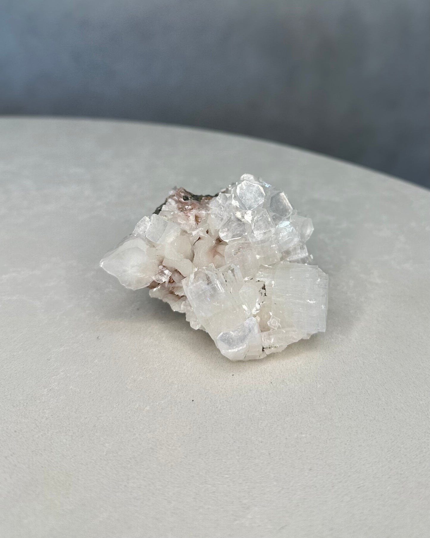 APOPHYLLITE CLUSTER 04