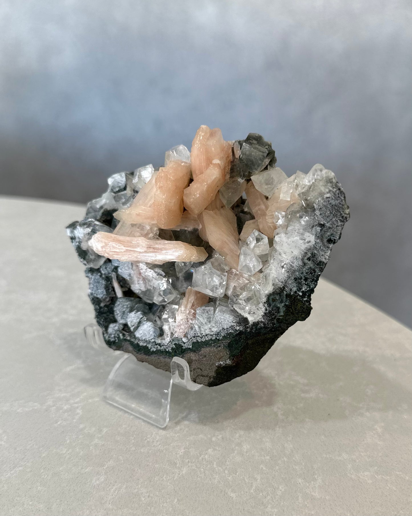 APOPHYLLITE CLUSTER 02