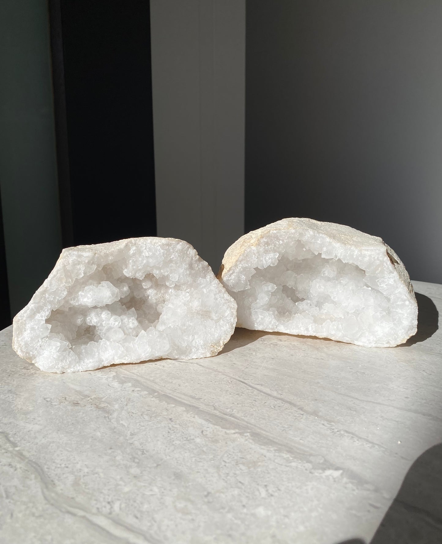 XL CLEAR QUARTZ GEODE CAVES PAIR 01