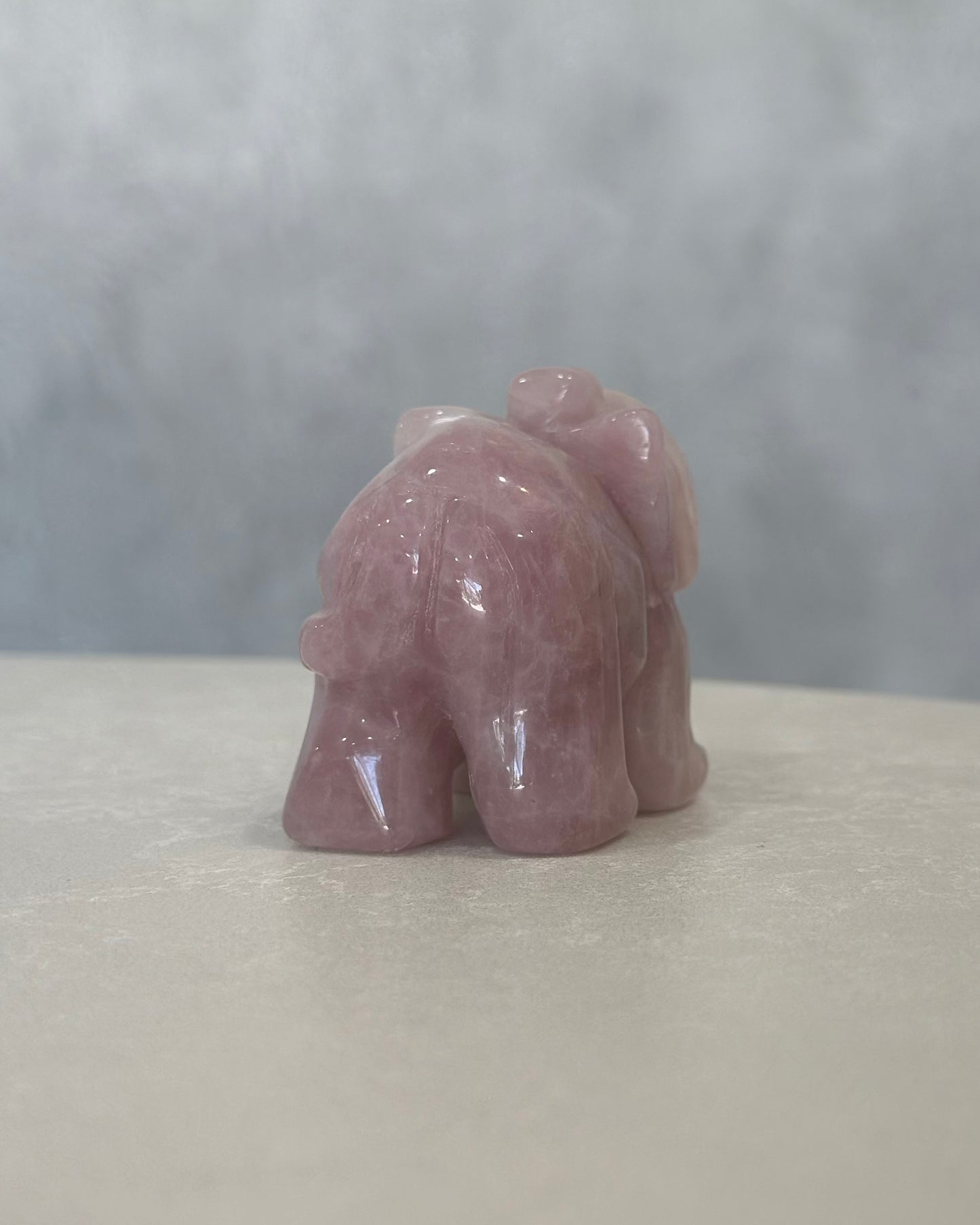 ROSE QUARTZ ELEPHANT CARVING 02